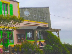 フランス　ロキレック　本屋カフェ　テラス