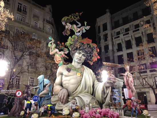 スペイン、バレンシアの火祭り! ラス・ファイアス の人形(夜編)