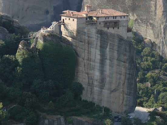 世界の絶景メテオラ修道院@ギリシャ！映画007ユアアイズオンリー