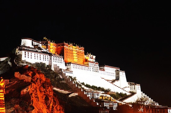 チベット世界遺産旅行記！ダライラマの絶景仏教聖地ポタラ宮殿と内部