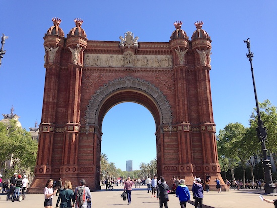 バルセロナ万博の遺産、凱旋門の周辺を散歩してみた