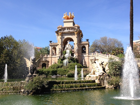 【スペイン・バルセロナ】シウタデリャ公園にガウディ学生時代作の噴水が！