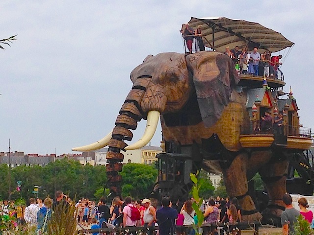【メカオタも驚愕】機械仕掛け巨大象！フランス、ナントのマシンドリル