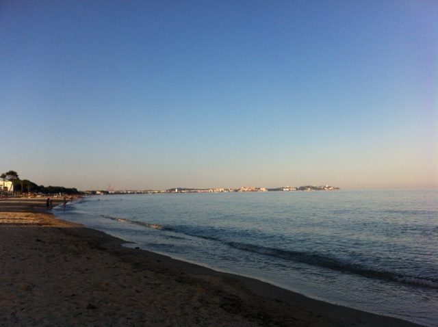 スペインのサロウへ行ったら、街もビーチもドーンと大きくて驚いた！