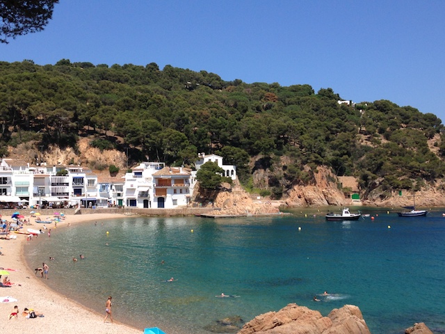 スペイン@コスタブラバ！小さなタマリウビーチでまったり地中海の休日
