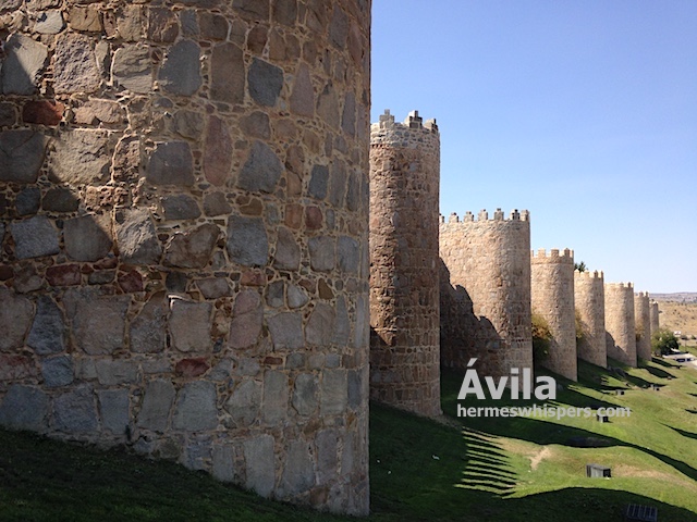 世界遺産アビラの完璧城壁！実はボロボロで必死で修復＠スペイン観光