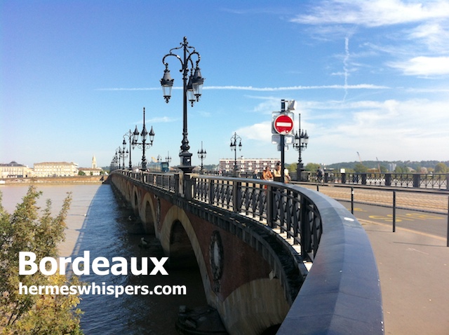 フランス世界遺産！麗しの古都ボルドーの一番古く現代的なピエール橋に感動
