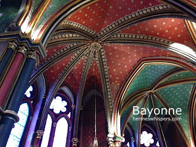 バイヨンヌ世界遺産！豪華なバスク色のサント・マリー大聖堂＠フランス